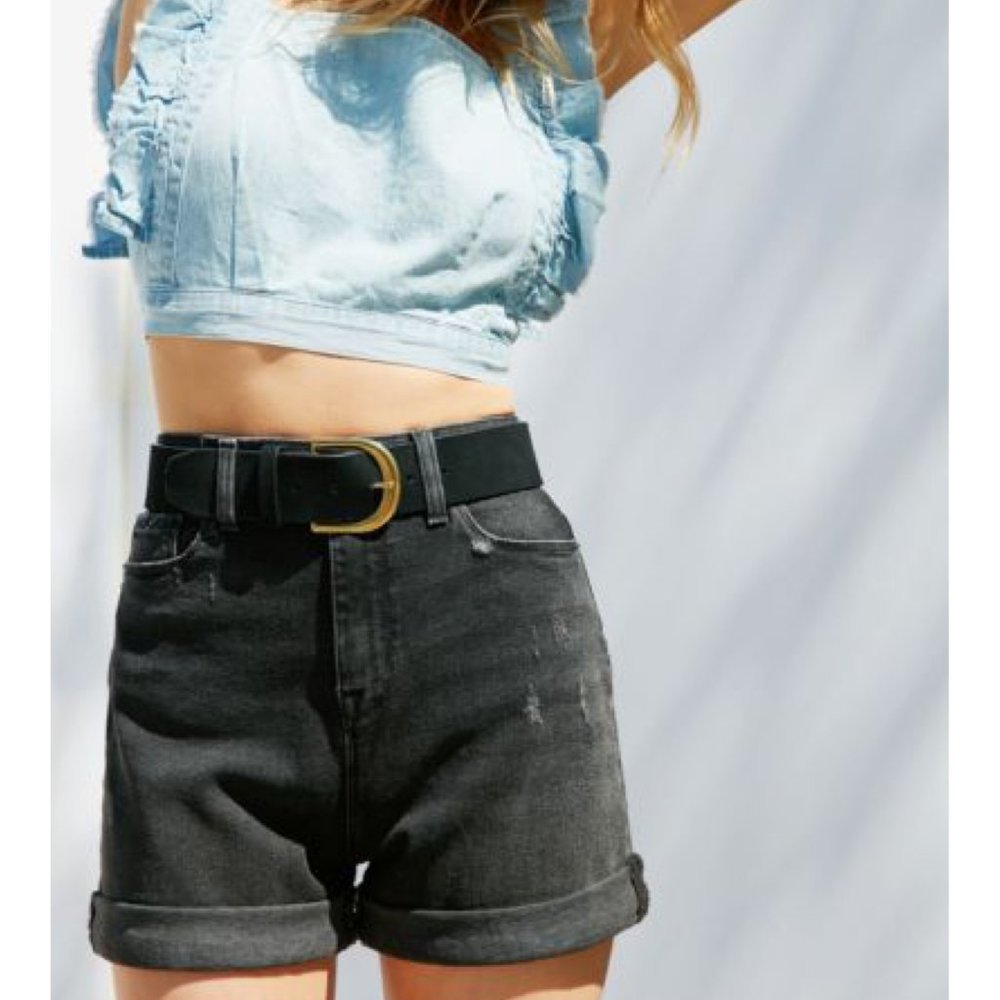 BDG High-Rise Mom Jean Short